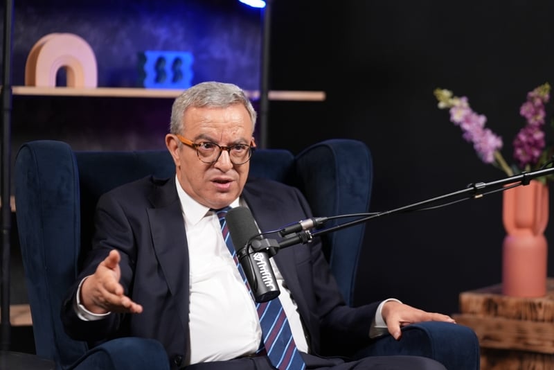 أوجار: "باراكا من ابتزاز رجال الأعمال".. والوزير لقجع يرتدي "قبعة المعارضة"