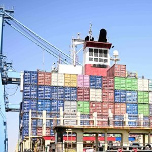 الجمارك تستعين بالذكاء الاصطناعي لضبط عمليات مشبوهة بـ650 مليون درهم