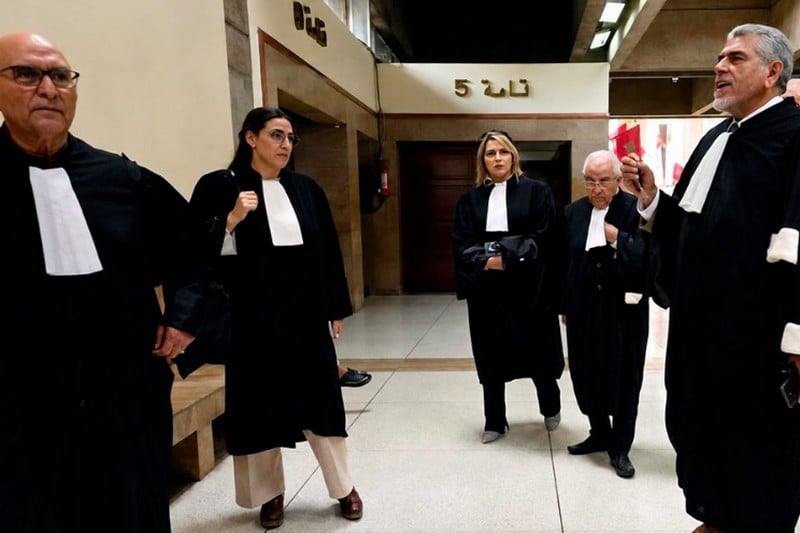 صور الرميد ومحامين في المحكمة تثير الجدل.. وهيئة الدار البيضاء "تتبرأ"