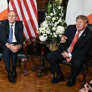 ترامب يؤيد "توحيد إيرلندا الشمالية"