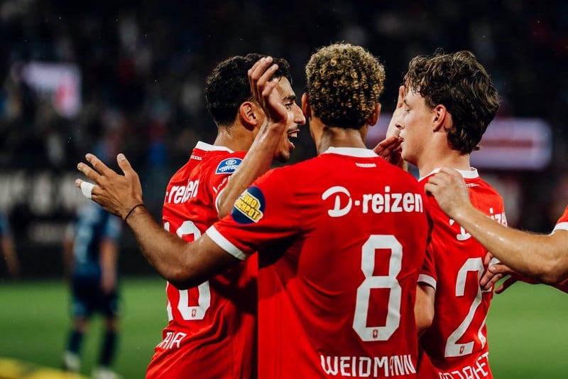 المغربي طه يتألق بالدوري الهولندي