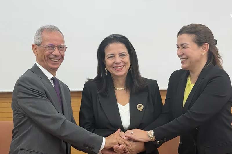 السغروشني تسلم الوزارة لأحمد رحو