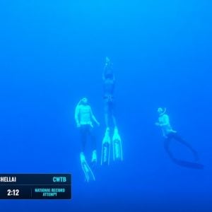 فيزيائية مغربية تحطم الرقم الوطني للغوص الحر ببلوغ عمق 71 مترا