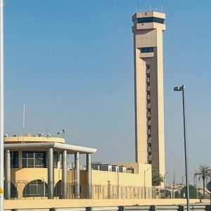 قتيل وجرحى في استهداف مطار الرياض