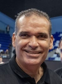 هشام الدكيك