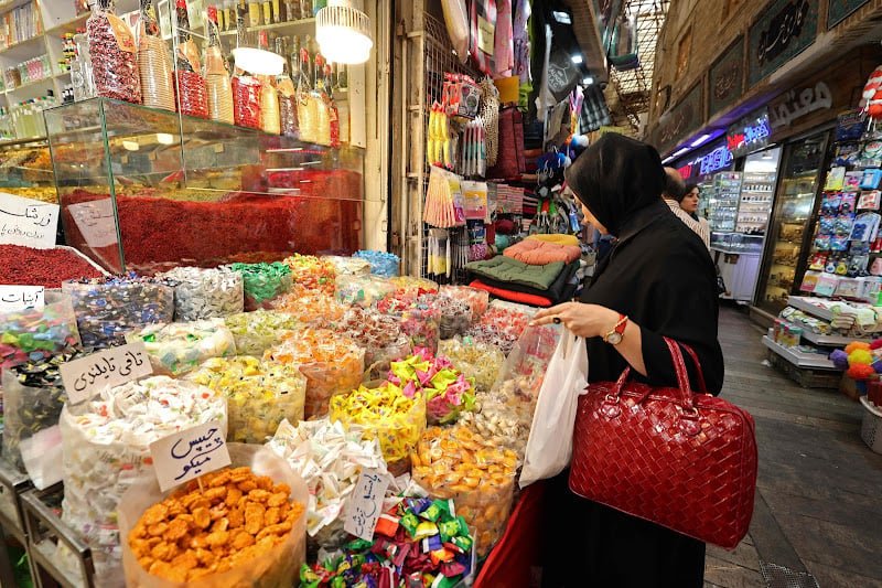 "اقتصاد الحرب" يضغط على الإيرانيين
