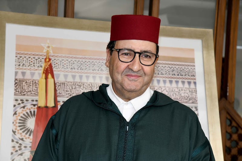قيوح يحتفظ بحقيبة النقل واللوجستيك