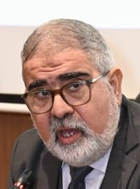 بطاقة حزبية للاستوزار؟