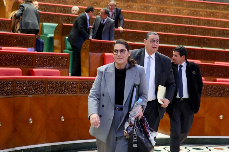 موعد افتتاح البرلمان يزيد الضغط على مشاورات تشكيل "حكومة المنصوري"