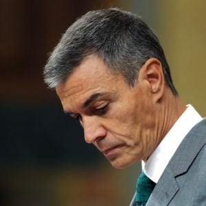 بيدرو سانشيز.. "مقامر سياسي" يراهن على انتزاع ثقة الناخبين الإسبان