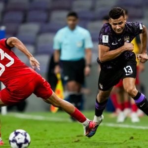 رحيمي يقود العين للفوز على "تراكتور"