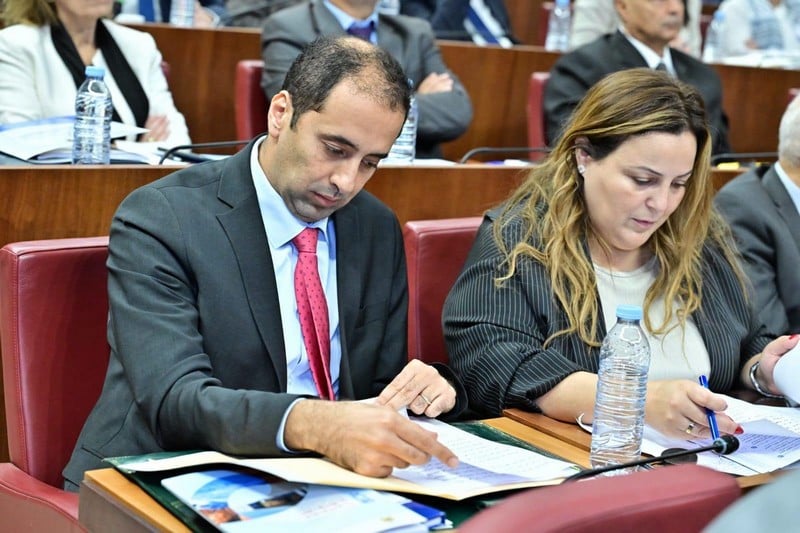 فريق "الوردة" يدافع عن العدالة الجبائية