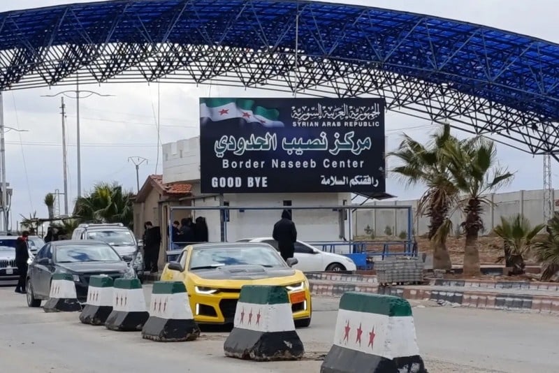 سوريا تغلق "معبر نصيب" مع الأردن